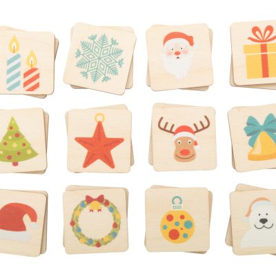 gra memory Immermor Xmas – Laminowana gra memory ze sklejki brzozowej z motywami świątecznymi. Z 24 płytkami (40×40 mm). Cena obejmuje identyczny nadruk logo w full kolorze na odwrocie wszystkich płytek. Min. ilość: 50 szt.