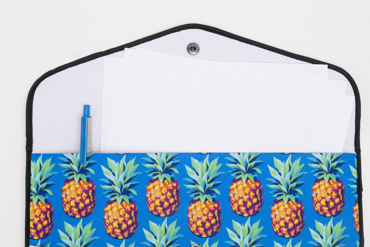 z nadrukowaną grafiką sublimacyjną. Pasuje do laptopów o przekątnej do 15 cali. Min. ilość: 25 szt.