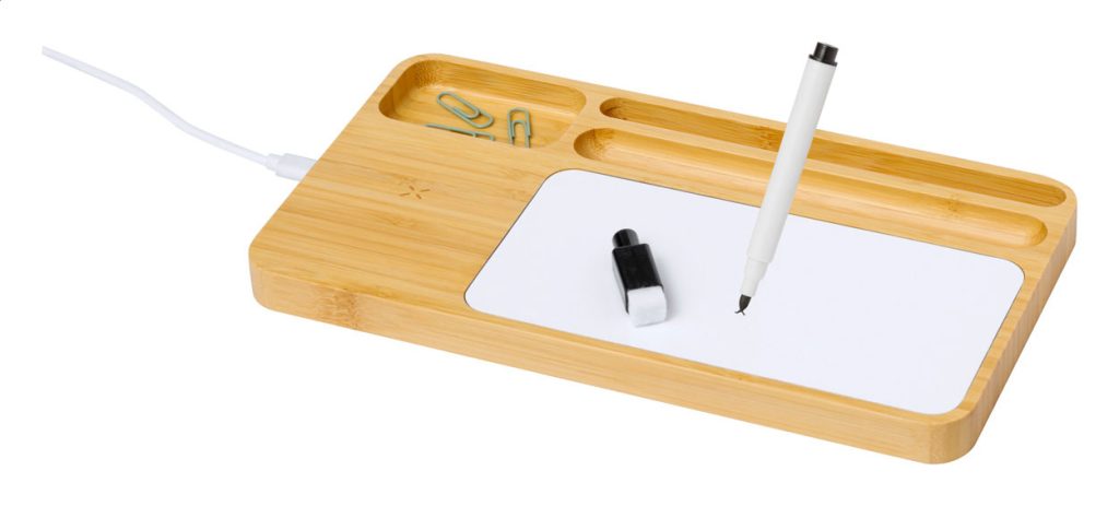 Bambusowy organizer na biurko i uchwyt na telefon komórkowy z tablicą i wbudowaną szybką ładowarką indukcyjną (15W). Zawiera pisak z gumką i kabel do ładowania USB.