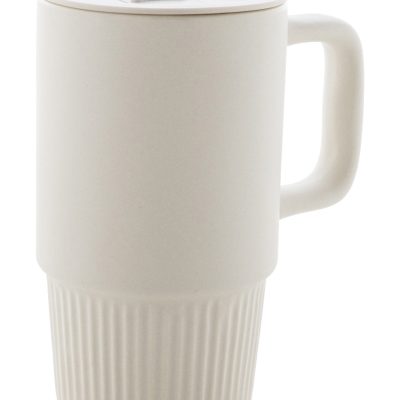 kubek podróżny Freyja – Wysokiej jakości ceramiczny kubek podróżny z matowym wykończeniem zewnętrznym i plastikową pokrywką PP. Pojemność 420 ml.