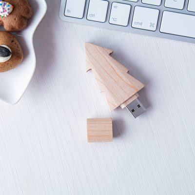 pendrive Limber – Drewniany pendrive USB w kształcie choinki. 8/16/32 GB.