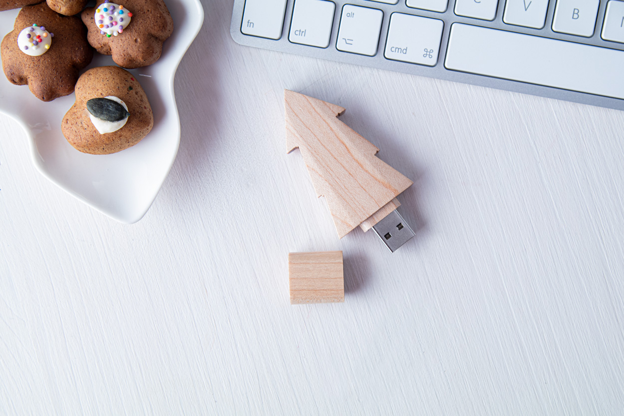 pendrive Limber – Drewniany pendrive USB w kształcie choinki. 8/16/32 GB.